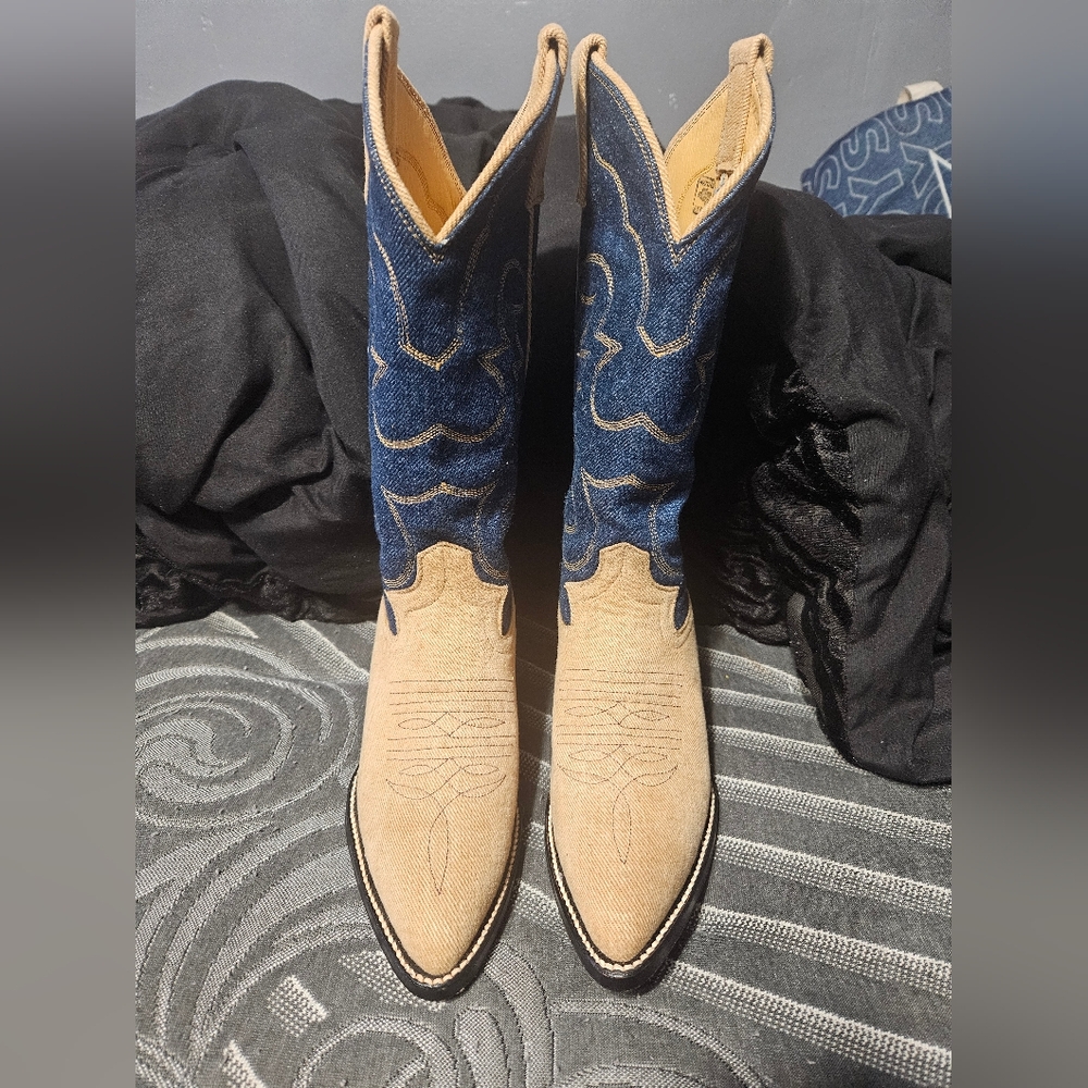 Cowboy Boots size 6